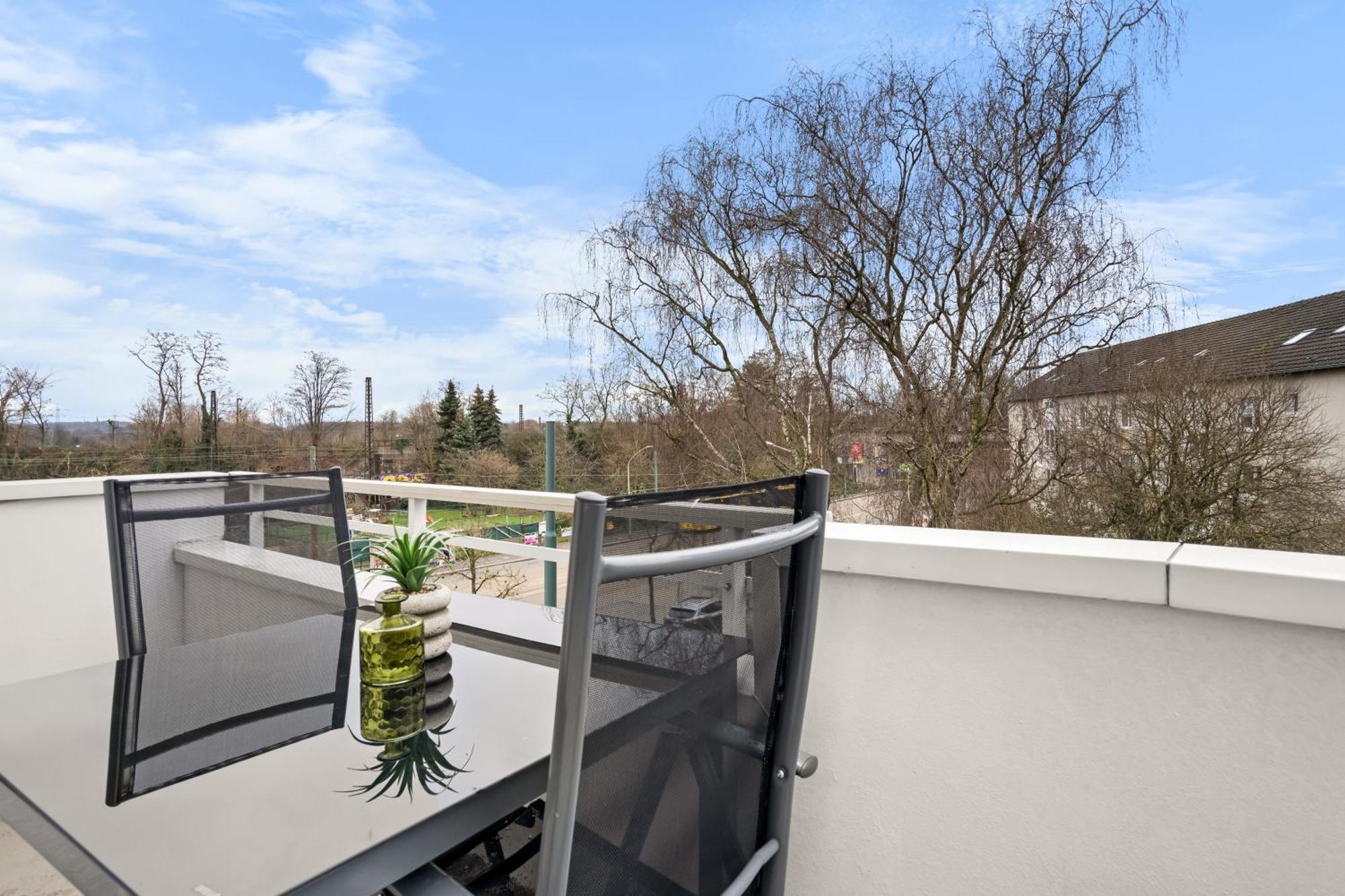 Smart - Near Essen, Oberhausen, Bottrop - Perfect For 6 Guests! Balcony - Netflix - Smart Tv * Essen