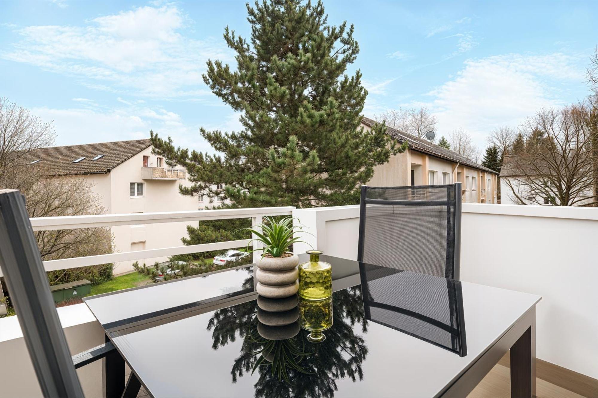 Smart - Near Essen, Oberhausen, Bottrop - Perfect For 6 Guests! Balcony - Netflix - Smart Tv *